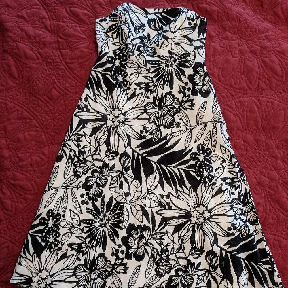 Black and white linen dress